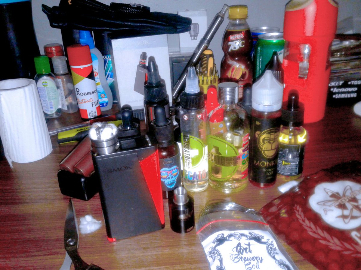 TryOneMoreTime4's tweet photo. Iseng² rapihin kamar, stel vape biar enak tarikannya. Hehe https://t.co/dNKpvMz2h4