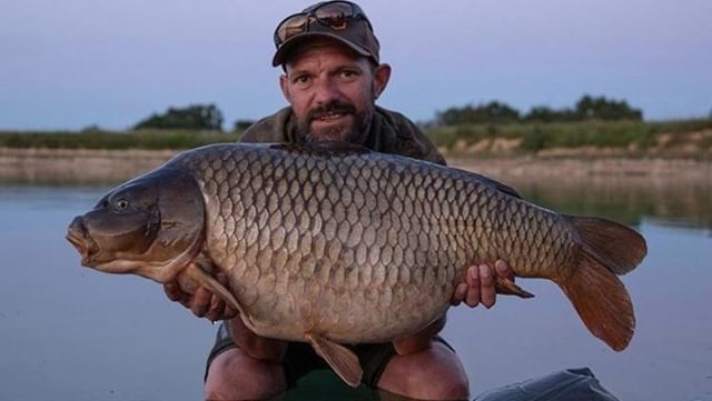 Good friend Chris over at @bernershallfishery checked in recently with this chunky common, nice work mate...⁠
#navitasangling #navitasapparel #navitas #nvts #carp #fishing #angling #apparel #outfitters #fb