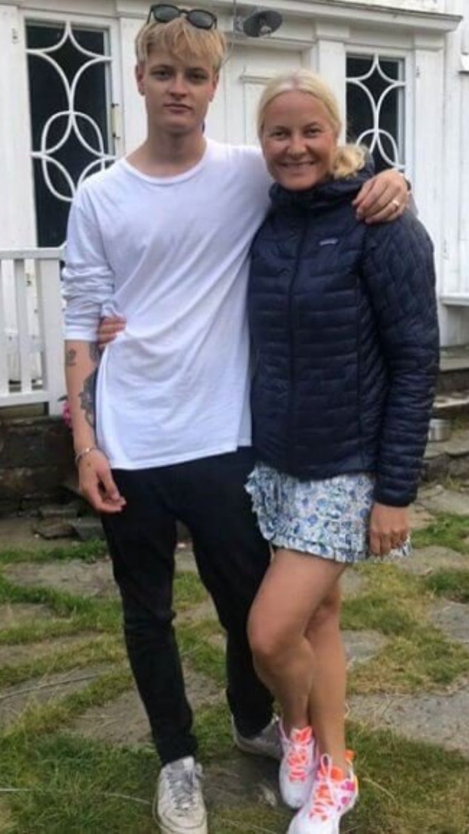 NEW TATTOOS...  #MariusBorgHøiby visits his mum #CrownPrincessMM of #Norway at summerhouse outside #Kristiansand - & also shows her his new #taattoos on right underarm.  #family