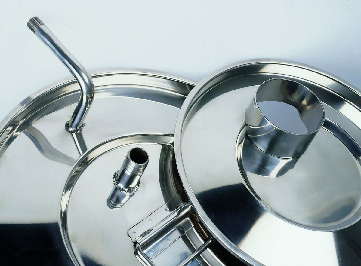 PharmaHygiene's tweet photo. Adapting one of our standard products often provides a cost-effective way of achieving a bespoke result, without the bespoke price tag! Options at our #modificationstation include Graduations, Etching, Toggle Clamps, Mobile Frames, Valves & Outlets, Handles, Spouts and more! https://t.co/vVJZfwjc2Y