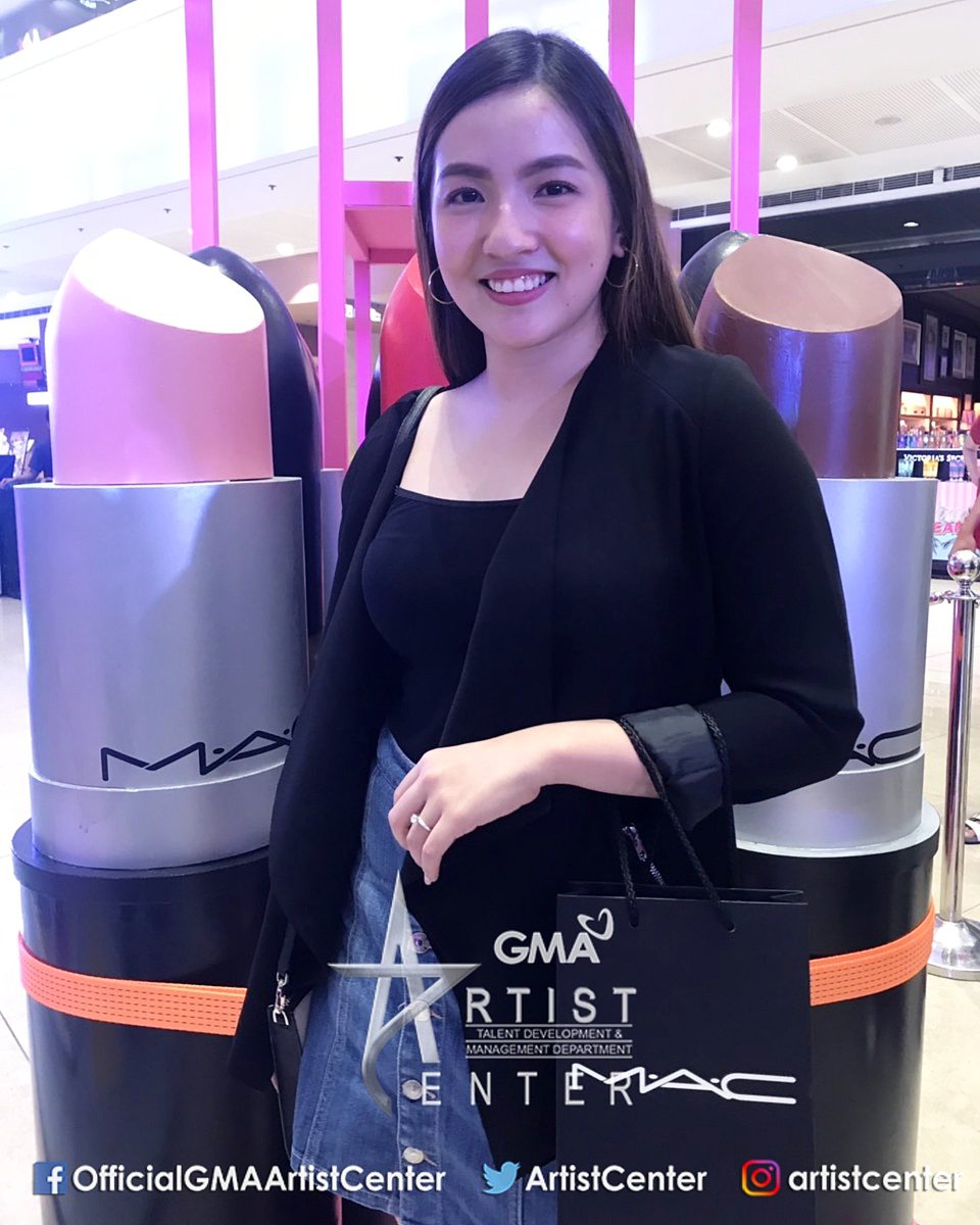 Sparkle_GMA's tweet image. #JoyceChing at the #MACCosmeticsPH #MACWorkshop today at the SM Megamall Fashion Hall! #LipWithAttitude #NationalLipstickDay