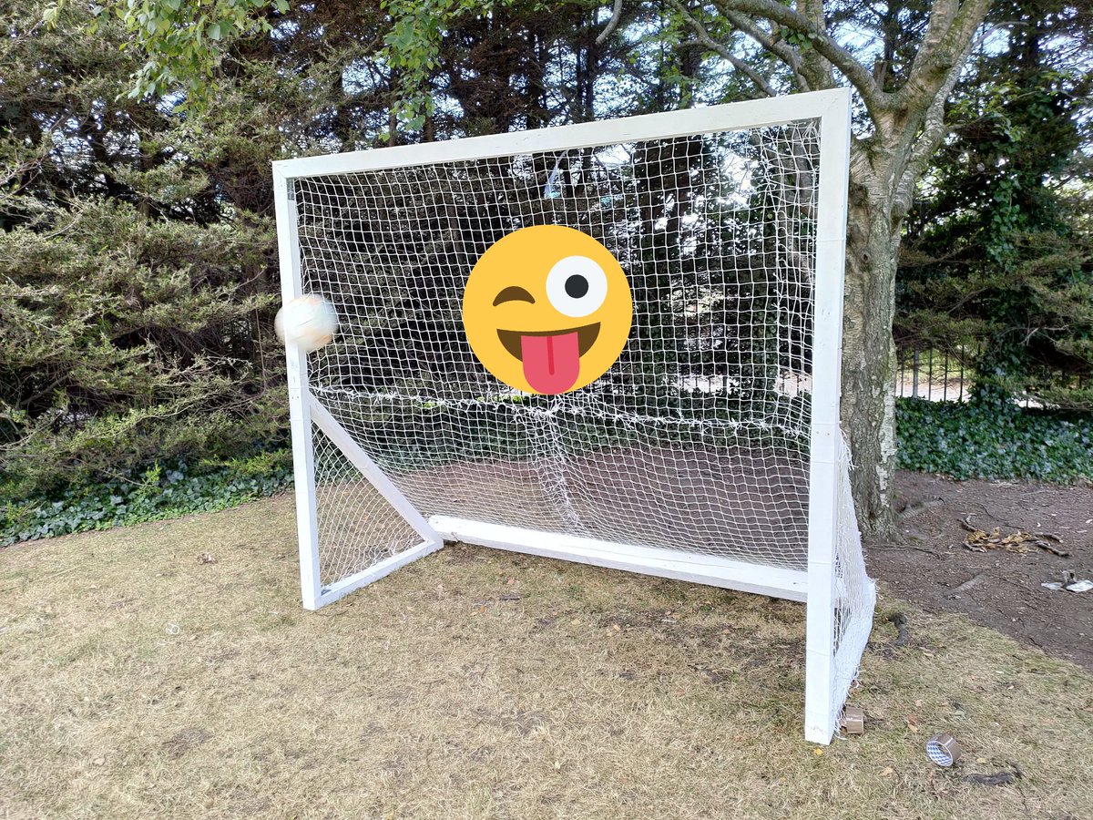 UPcycling_Pro's tweet photo. Summer little upcycling project for kids: used timber, cuts of net, bit of paint and cable ties...and a lot of happy faces https://t.co/UtE1EUs65C