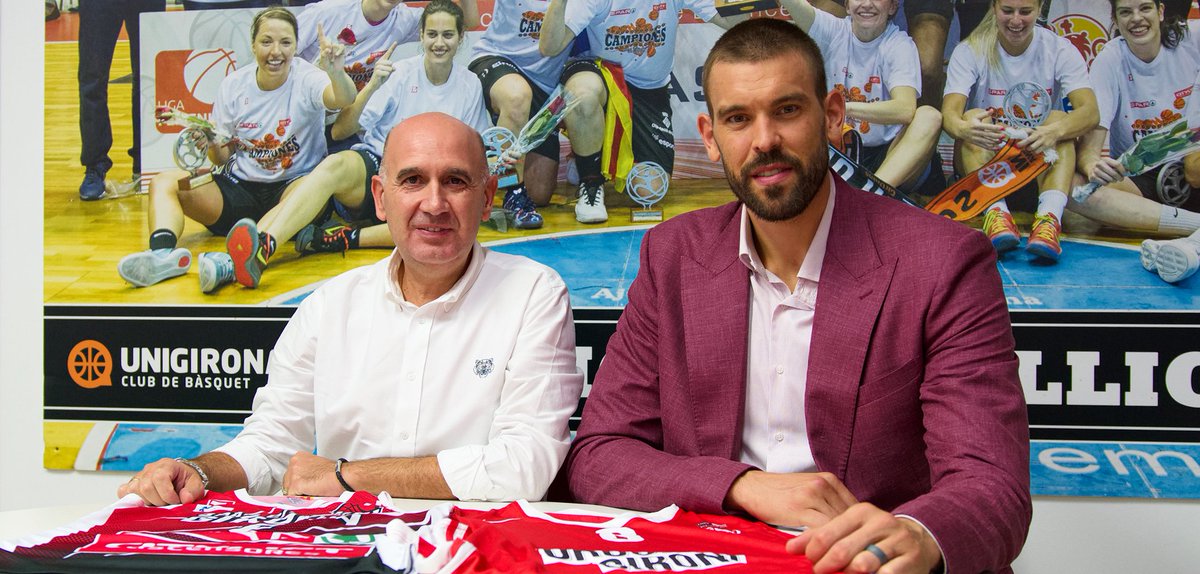 BasquetGirona's tweet photo. 🏀🤝 UNITS PEL BÀSQUET GIRONÍ
⛹🏻♀⛹🏻♂ El club i l’@unigirona consoliden la seva relació per col·laborar junts en la promoció de l’esport i els seus valors: https://t.co/1s2eaifBvI
#UnimForces🔴⚫ #somhigirona #orgullgironí https://t.co/H9Kyhi0Ou0