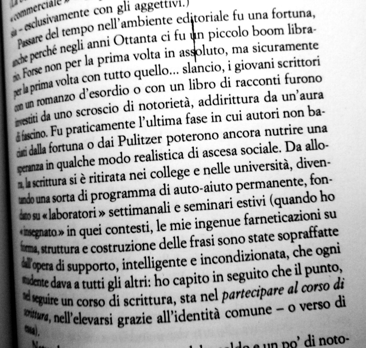 CRobbiano's tweet photo. Tutto torna. L'america, gli anni '80, #GordonLish che fu editor di #RaymondCarver, tanto da far apparire i suoi racconti privi di artifici mentre ne erano pieni, e contribui al successo di #DavidLeavitt e #AmyHempel #AdamGopnik @Guanda https://t.co/aohE9x5nML