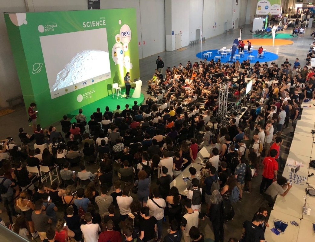 campuspartyIT's tweet photo. Foto realizzata direttamente dalla nostra sonda lunare @Link4Universe
#campuseros speriamo che questo #astrocaffe vi dia la sveglia giusta!
#CPIT3
#science #innovators #nasa #explore #link4universe #moon #mars #alien #human https://t.co/dhacXeDDXL