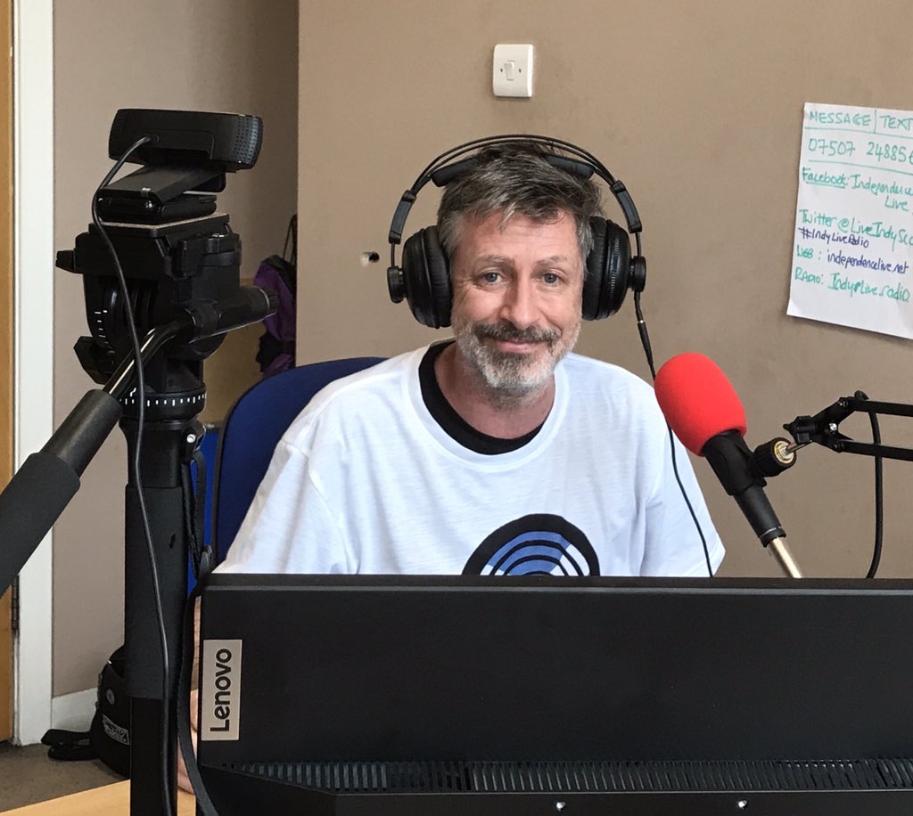 vmg456's tweet photo. Down at @liveIndyScot radio today - looking forward to discuss #cleancurrency with Andy Anderson (who has written several books on the subject 📚). Kevin, Jilly @WeegieFifer all here to take part in the discussion.
#IndyRef2 https://t.co/e4spNCGV3F
