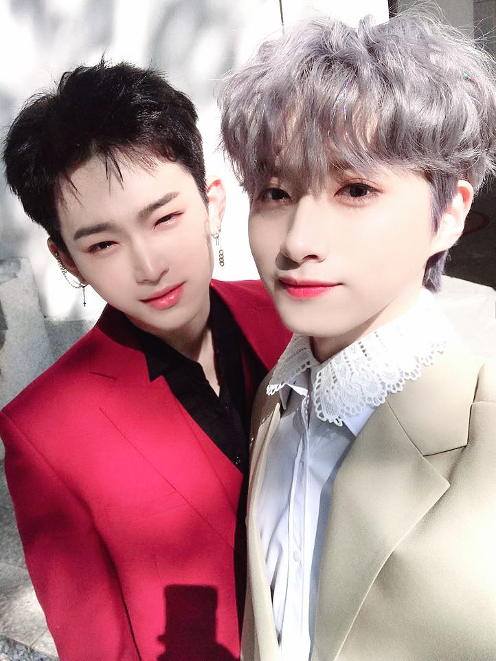 official_ONEUS's tweet photo. [#시온]
세상에서 제일 사랑하는 
우리 삐약삐약엉아 생일 짱 추카해❤ 
평생 보자💕💕알라뷰 쏘 머취💋

- 세상에서 제일 잘생기고 귀엽고 
깜찍한 동생이 - https://t.co/zYGrwV88bB