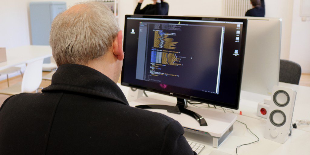 SocialMedia_AC's tweet image. Codes, Codes, Codes! Den Tag des #Systemadmins widmen wir unserem Programmierer aus Leidenschaft: @randpop! 🎉#coding #agentur #digital #aachen