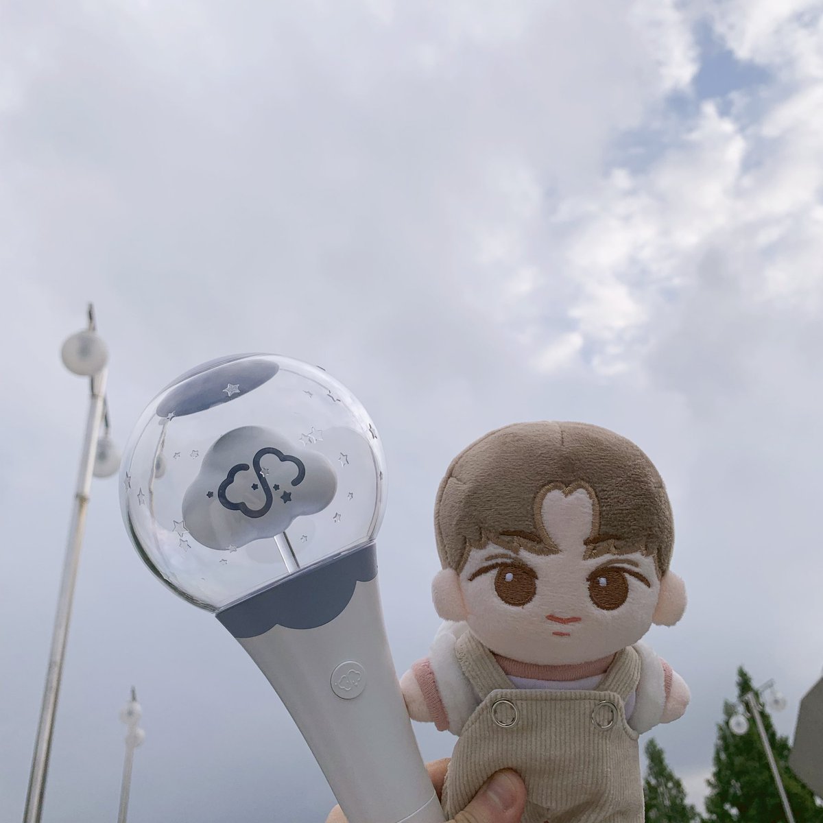 벱원우니 형아 첫콘 왔어요 ! ㅠㅠㅠ 날씨는 별론데 울 솜깅이는 뽀쨕뽀쨕 너무 귀엽자너ㅜㅜㅜ 내일은 어떤 솜깅이가 눈나와 콘서트를 함께하게 될지🤔

#베이비워너원성운 #벱원운 #하성운 #HSW1stConcert #DiveinColor #콘서트도_우끼행