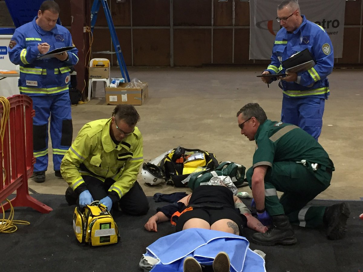 simoncradock's tweet photo. #PatientExperience - Today @SA_Ambulance clinical support officer Jeremy & Simon from #SAASSpecialOps participated alongside a top team from @SA_MFS in high fidelity road crash rescue and trauma scenarios delivered by the hard working team at #ARRO2019 #dubbo https://t.co/yFXnTmlH1K
