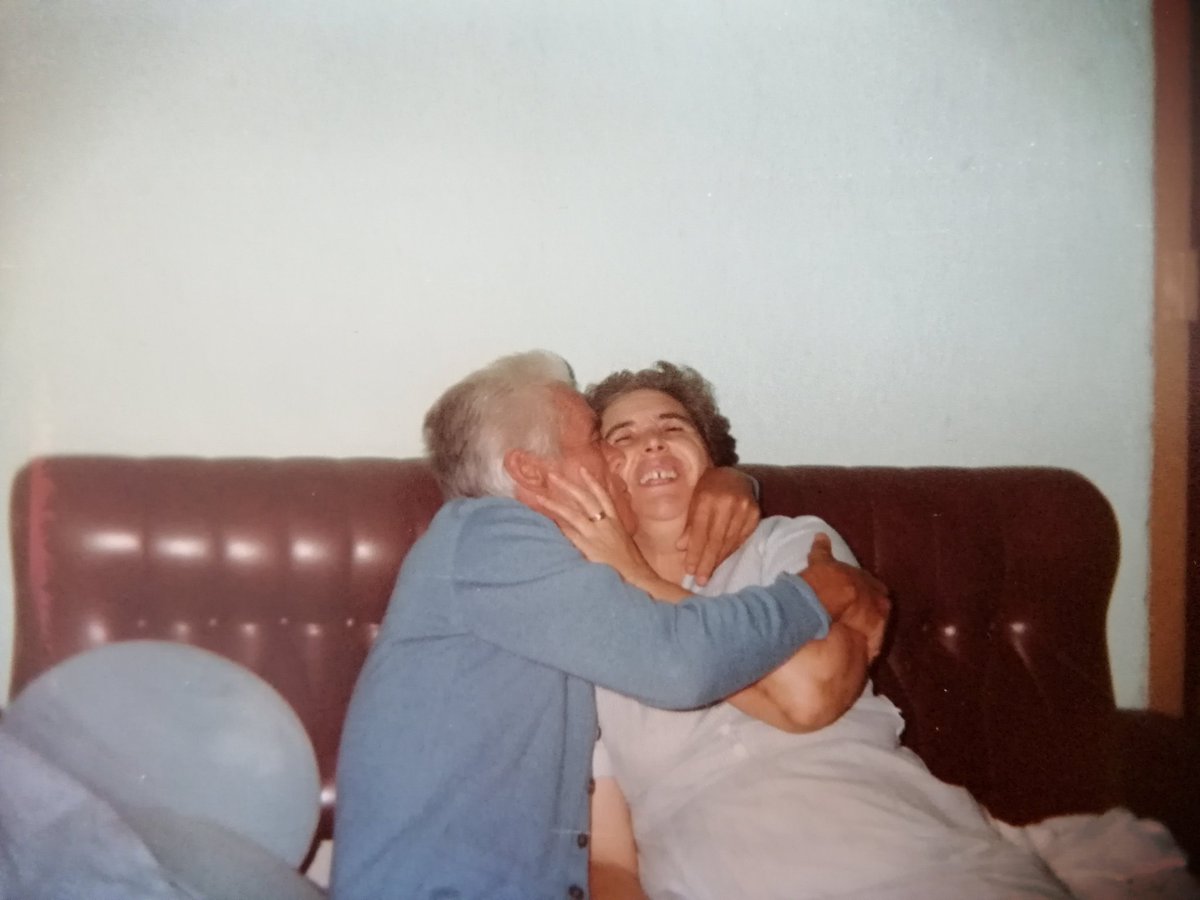 Nelilla06's tweet photo. #DíaInternacionalDeLosAbuelos #GraciasAbuelos https://t.co/FECmzbpT5i