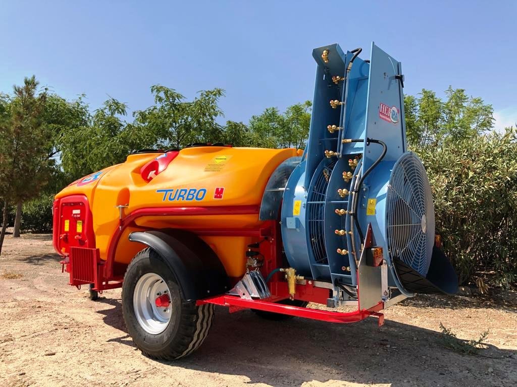 #Atomizador de 2000 lts con doble ventilación inverter y torre para poder canalizar en los cultivos más difíciles.
#HERPA #MaquinariaFitosanitaria #tratamientoseficientes #innovacionytecnologiaenelcampo #solucionesagricolas #tecnologiaagricola