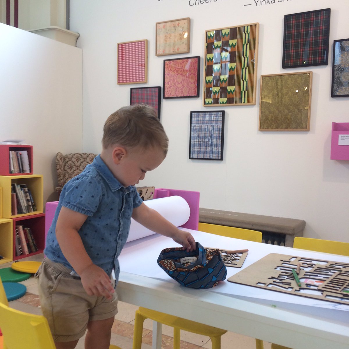 backpackmum1's tweet photo. Wilf creation his own Art at @VisitSoton Art Gallery #daysoutwithkids @Go_Southampton #backpackmum #cityguide #familytrip #familyadventure https://t.co/Uv9vjrjiLy