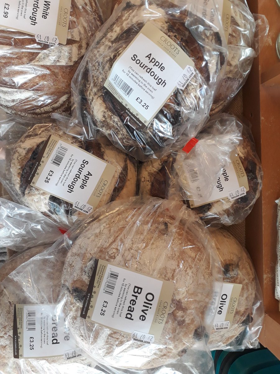 crootsfarm_shop's tweet image. Our weekend range of bread is here... #sourdough #applebread #olivebread