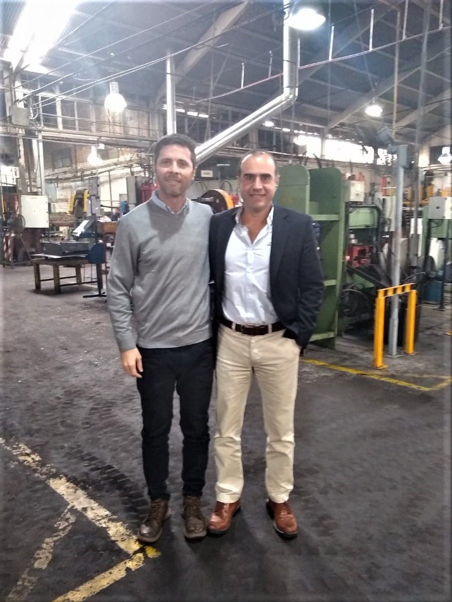 AgenciaProCba's tweet photo. #MisiónInversa 
➡️Empresas cordobesas del sector #Autopartes reciben a potenciales importadores internacionales en sus propias plantas industriales, en el marco del Programa de Desarrollo Exportador.

#FAESA recibe operadores de Chile🇨🇱
#AlbinoCapodacqua recibe a Brasil🇧🇷

#CFI https://t.co/zKlv14CGoJ