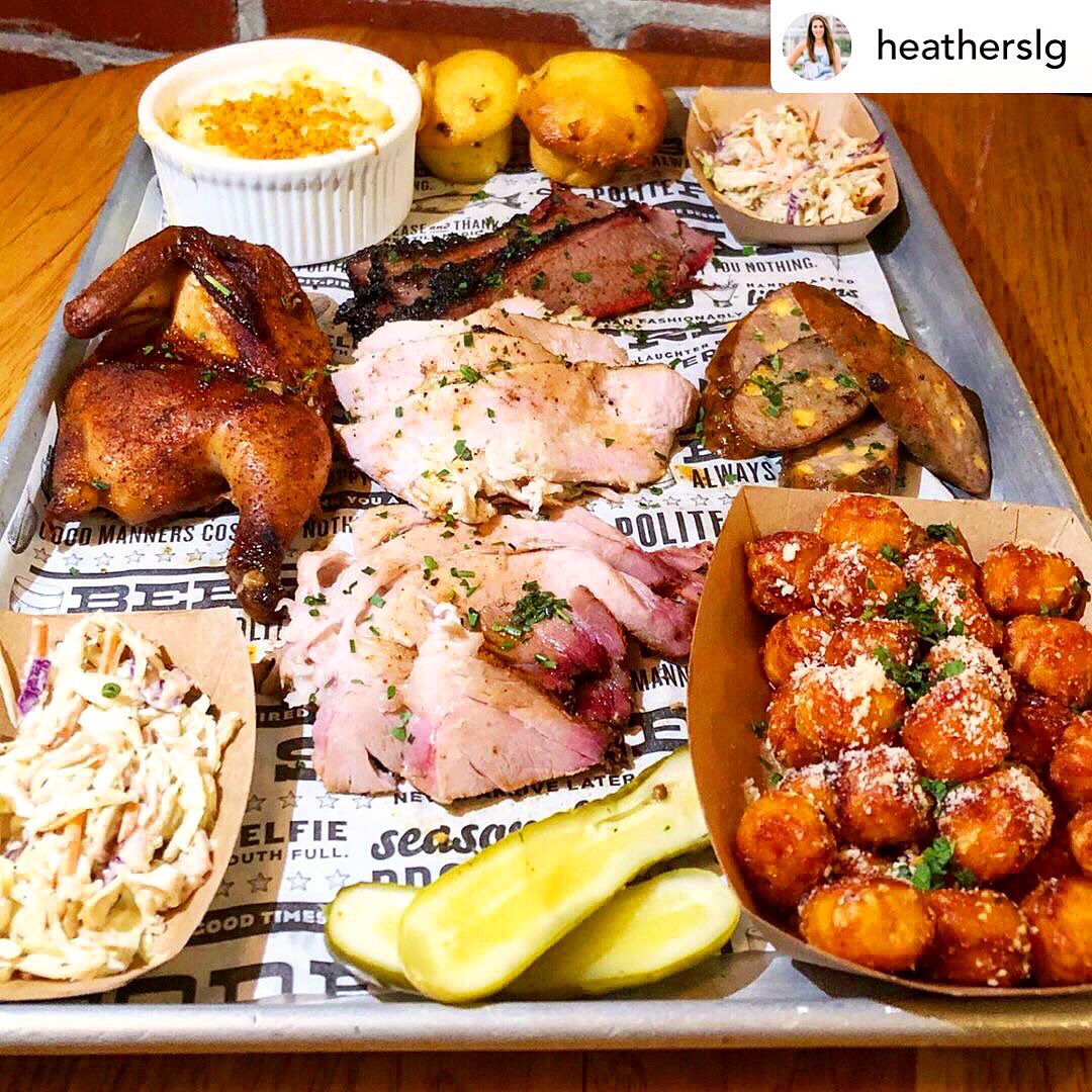 ThePolitePig's tweet image. You made it to FRIDAY... treat yo self 🥳🐷🍽 #disneysprings #ilovebbq #eatmorebbq #disneyfood #visitorlando #politepig