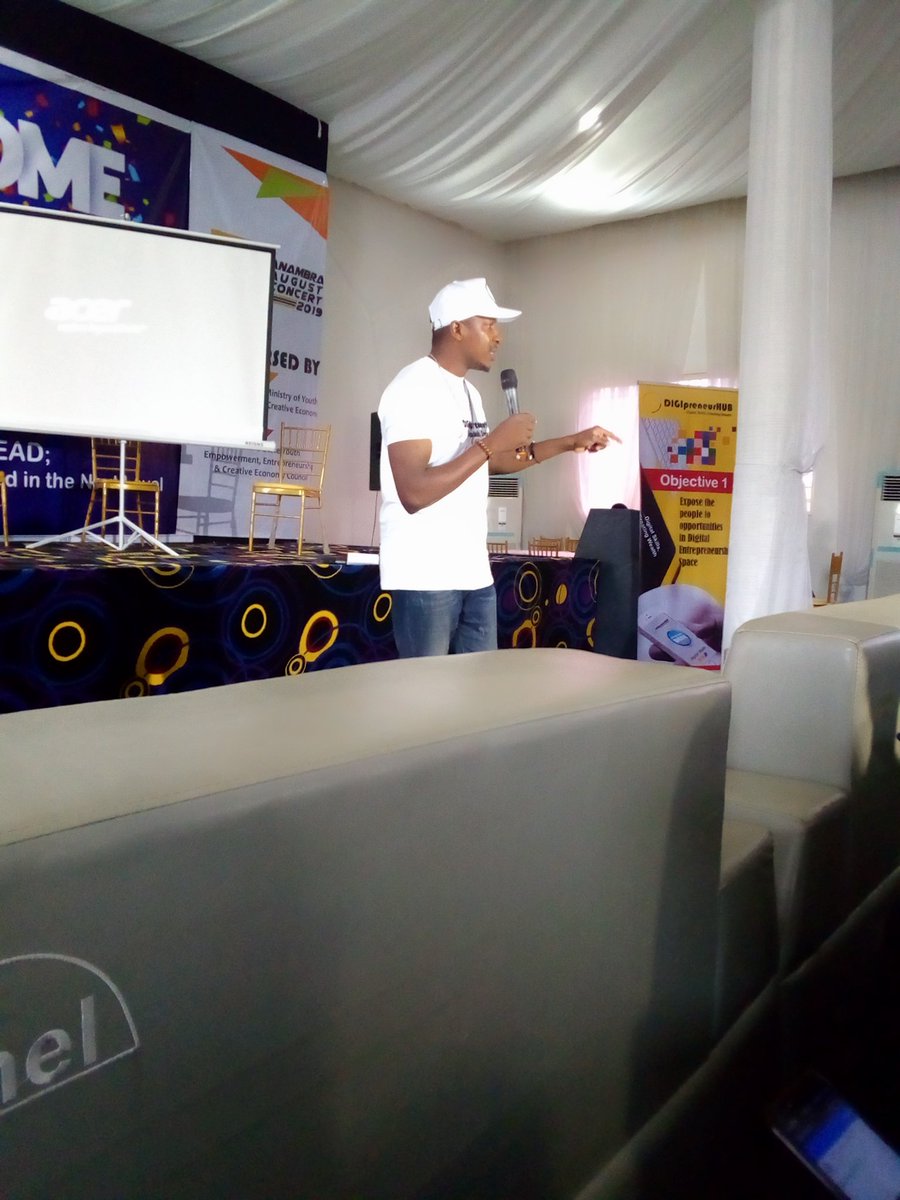 abigailokafor17's tweet photo. Unofficial Opening lecture by @IfeanyiAniagoh 
Day 5
#dpweek2019 https://t.co/7886B868dK