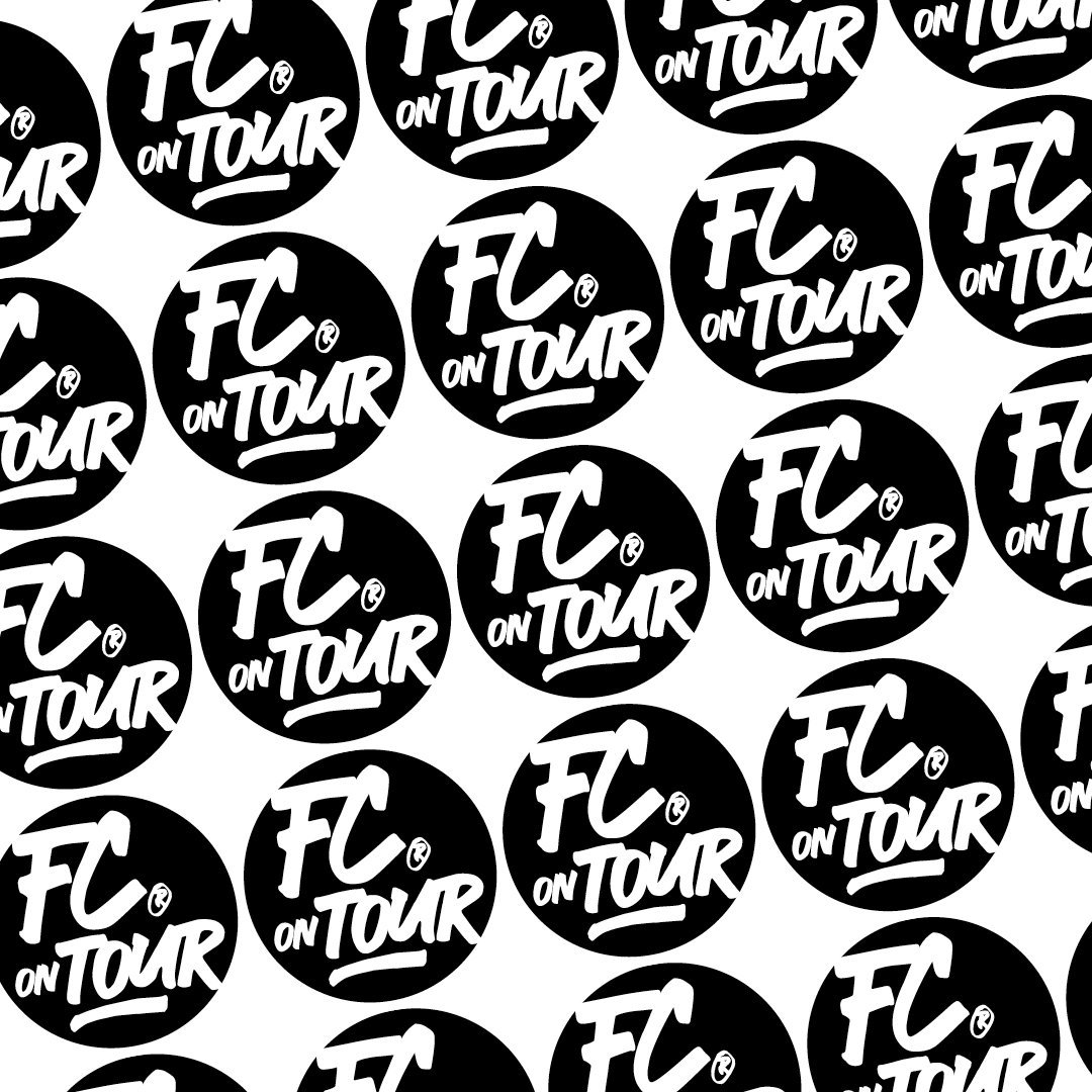 FootballCulture's tweet photo. 🚨 FC UPDATE 🚨
Weinig beweging bij je favoriet.
We zijn weer ff kort on tour, net als jullie 🏖
✅ 10 augustus zijn we retour, no stress.
Houdoe.
En bedankt.
Hup iedereen. Inclusief alles.
😎👊⚽ Hou t gezellig hier!
#ontour #fcontour #awaydays #FCArmy https://t.co/oy8jRrgCb2