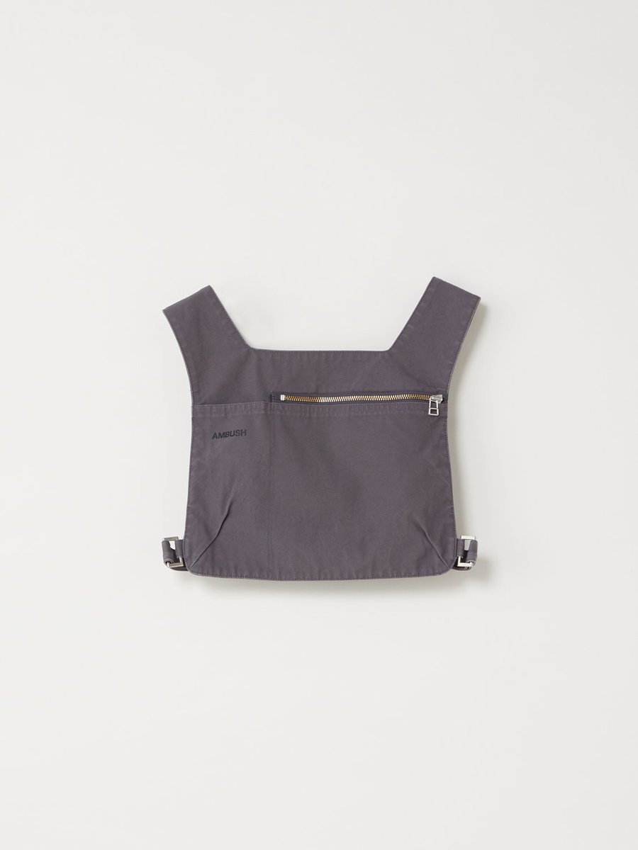 ambushdesign's tweet photo. AMBUSH® original BAG VEST features adjustable strap fasteners and a functional front zip pouch. Available in ORANGE, BLACK and GREY colorways, find this item at AMBUSH® WORKSHOP and WEBSHOP.
https://t.co/DasWlk3HN5 https://t.co/mwY2cbpPHf #AMBUSH #AW19 #BAGVEST #VEST https://t.co/EGfrrHGkmR