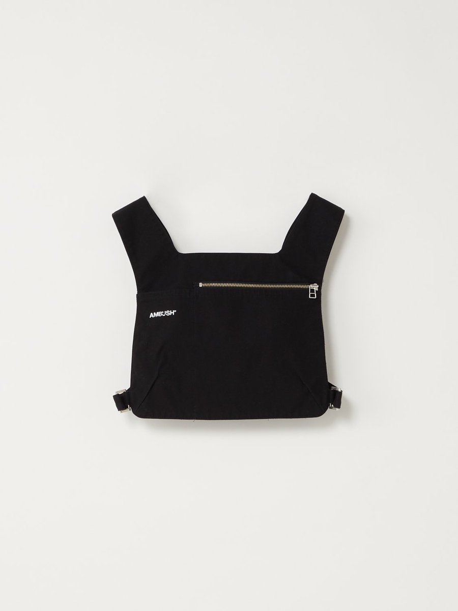 ambushdesign's tweet photo. AMBUSH® original BAG VEST features adjustable strap fasteners and a functional front zip pouch. Available in ORANGE, BLACK and GREY colorways, find this item at AMBUSH® WORKSHOP and WEBSHOP.
https://t.co/DasWlk3HN5 https://t.co/mwY2cbpPHf #AMBUSH #AW19 #BAGVEST #VEST https://t.co/EGfrrHGkmR