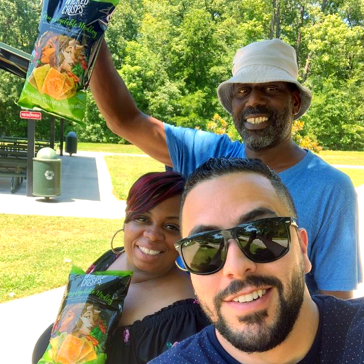 WickedCrisps's tweet photo. There's nothing better than Wicked Crisps shared with friends! Grab some for your next picnic or cookout! Link about in profile.
#wickedcrisps #snackbetter #snackswithfriends #summer #summersnacks #friends #veggies #glutenfree #smartersnacking #snacking #snacks https://t.co/xk0yRCNlp4
