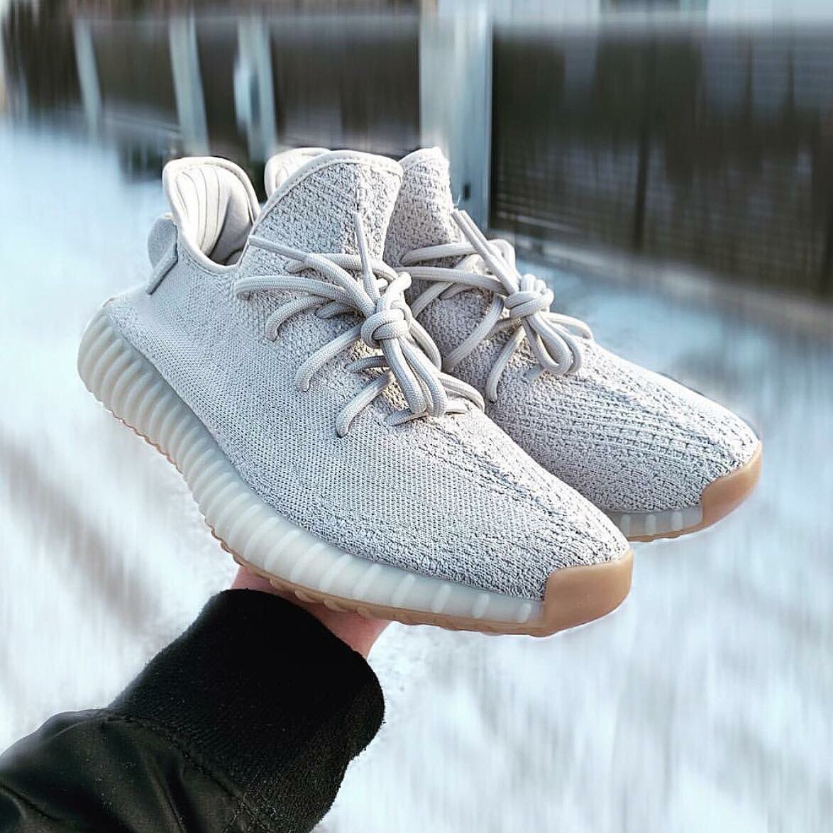 ADIDAS YEEZY BOOST 350 V2 SESAME SIZE 