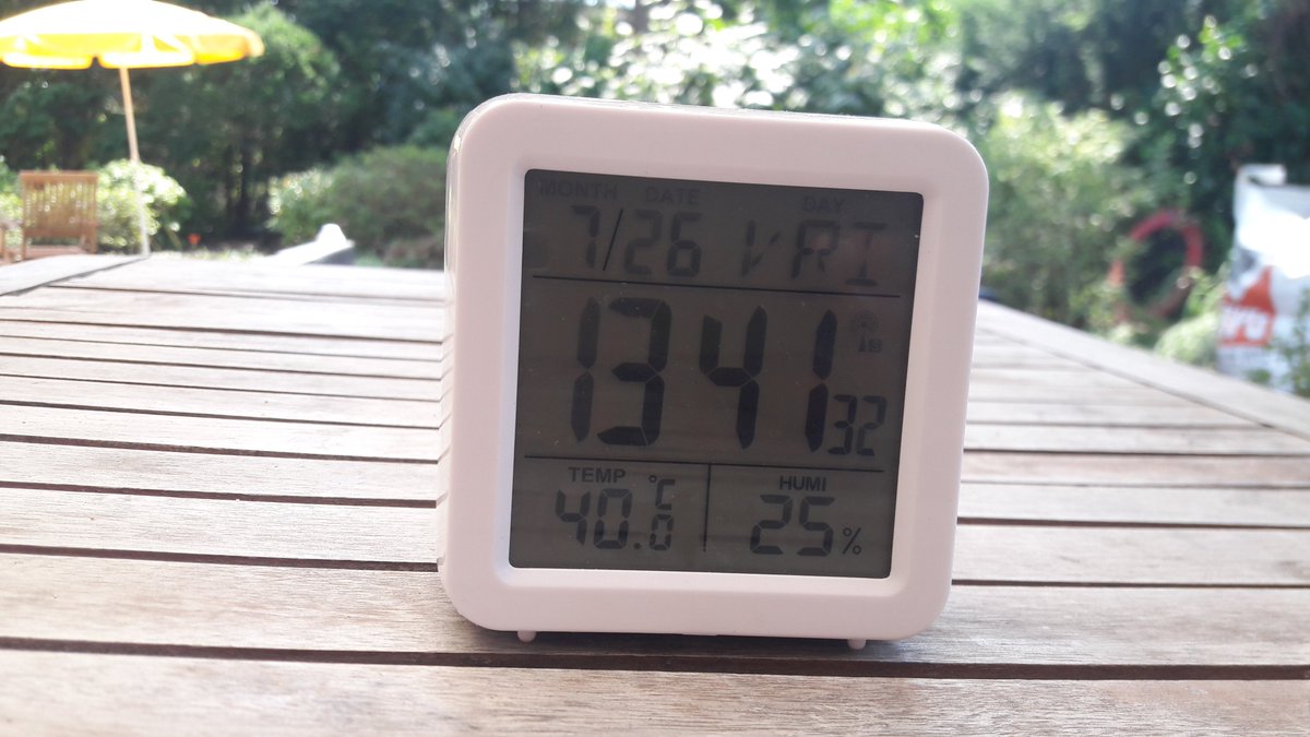 Het is weer zo ver... 40 graden... Hoe ga jij om met deze hitte? Blijf je binnen? Ga je ergens anders werken? Voeten in het voetenbadje? 

#hittegolf #weer #zon #hitte #40graden #zomer #knmi #weer #weeronline