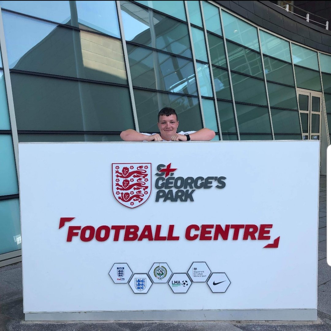 SHFAYC's tweet image. A fantastic week had by Lewis at St. George's Park for the @TheFA_NYC Leadership Academy.

"It was a privelidge to experience a number of insightful workshops and meet so many great people. I can't wait to continue my journey of development over the next year". 

#FALA19