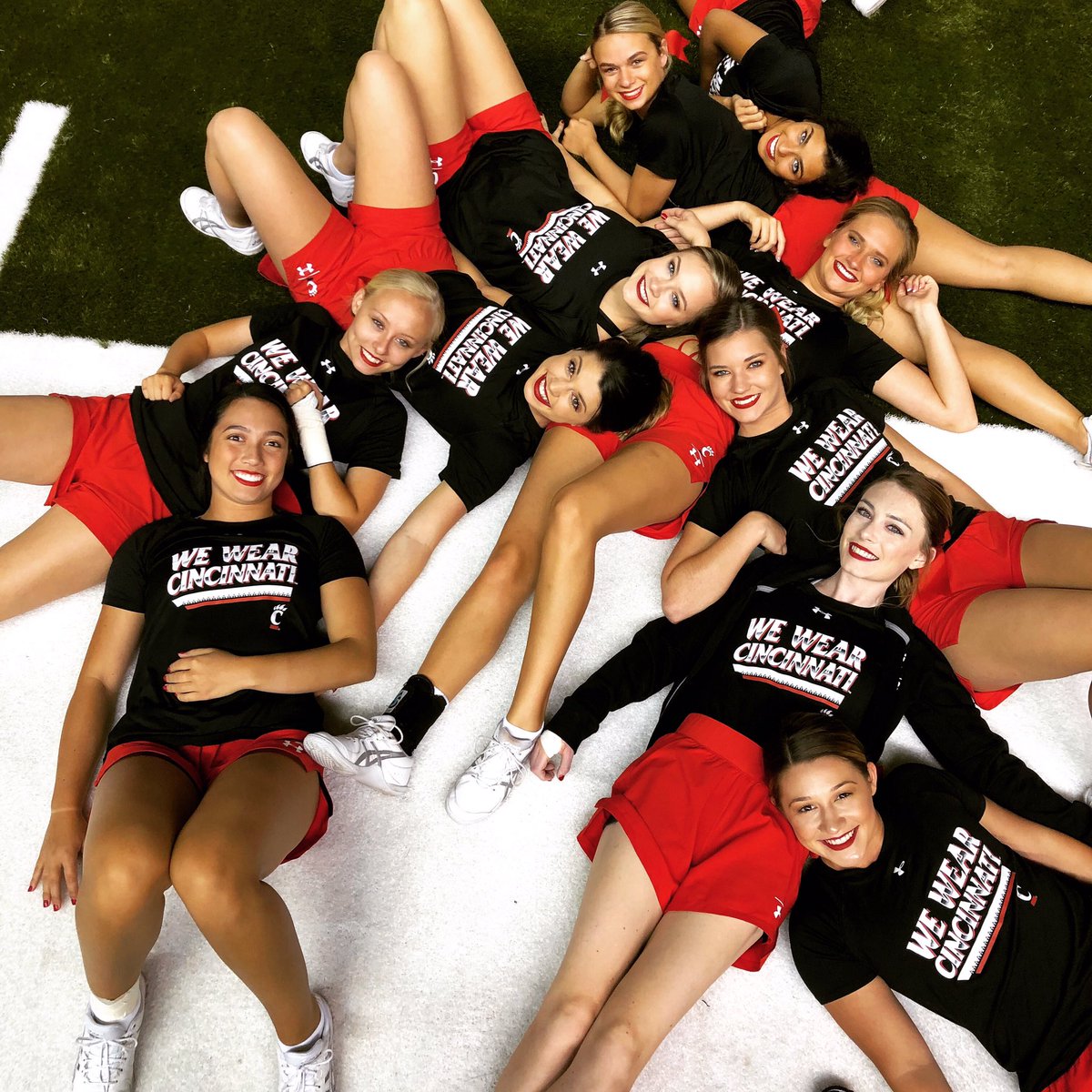 GoBearcatsCHEER's tweet image. All smiles for day 2! 📣❤️🖤📣