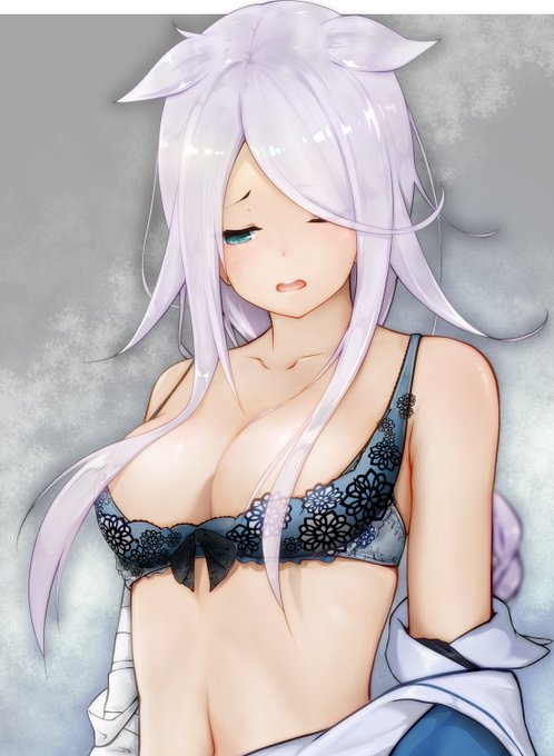 昔の絵の投稿日見て2年半で結構上達してることに気づいた 