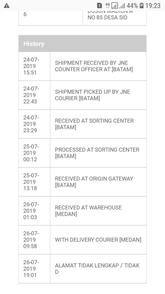 Lily_fithri's tweet photo. @JNECare malam, mau nanya kiriman saya dengan resi 150850099177119, saya lacak keterangan antar ulang alamat tidak lengkap, dan ini udah 2 kali saya kirim ke jne selalu spt ini, ada no hp penerima tapi tidak dihubungi terlebih dahulu https://t.co/oq5fy1ZyVu
