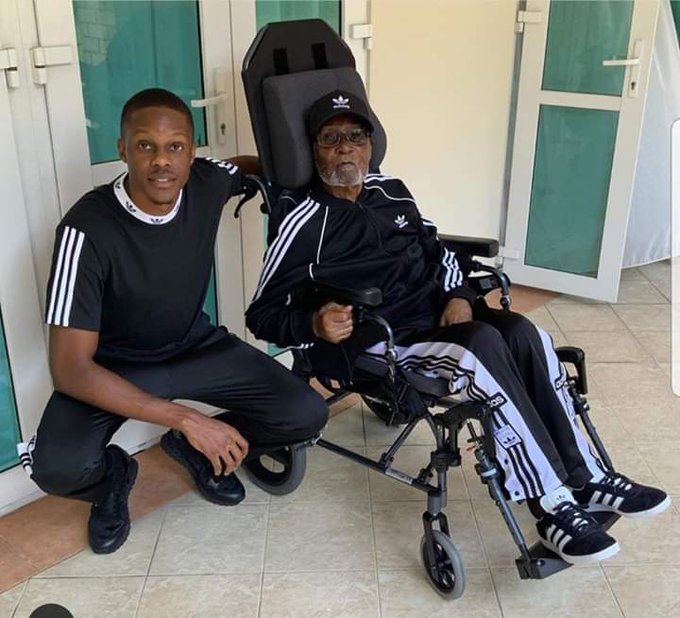 View image on Twitter