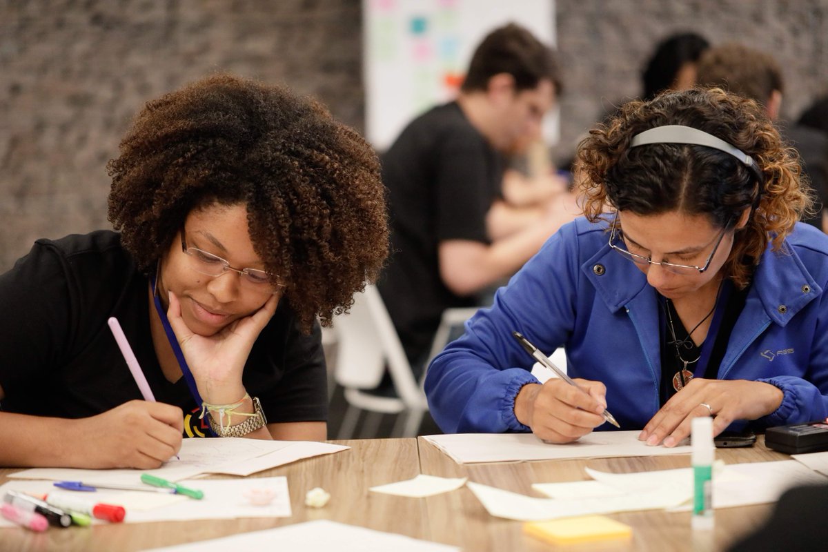 GDGSalvador's tweet image. Alô Nação GDG!!!
Desculpem-nos pelo atraso... Feliz dia da Mulher Negra Latino-Americana e Caribenha a todas. Em especial, a nossa Organizadora e Embaixadora do WTM @MarianaSSABA. Parabéns Mariana Barreiros.

#wtm
#gdg
#gdgssa
#BlackWomen