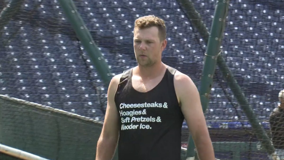 JClarkNBCS's tweet image. 🔥🔥 Philly shirt 👍🏼

#RhysHoskins
#Phillies