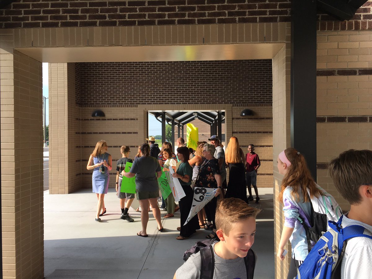 hkstaggs's tweet photo. A media frenzy yesterday to see #GASL2017 fellow @GMS_BWilson open a brand new school in Wilson Co! An incredibly exciting morning with lots of cheering & high fives for students. Gladeville MS knows #Care & #Press already on day one! @TNedu @vupeabody https://t.co/fuAQmWfWmT