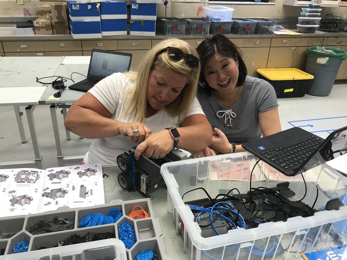 stanbridgep's tweet photo. Robotics &amp; drone training with some of the coolest teachers I know. @crestlinetweets @SCOREAuburn https://t.co/XxlZdzDpks