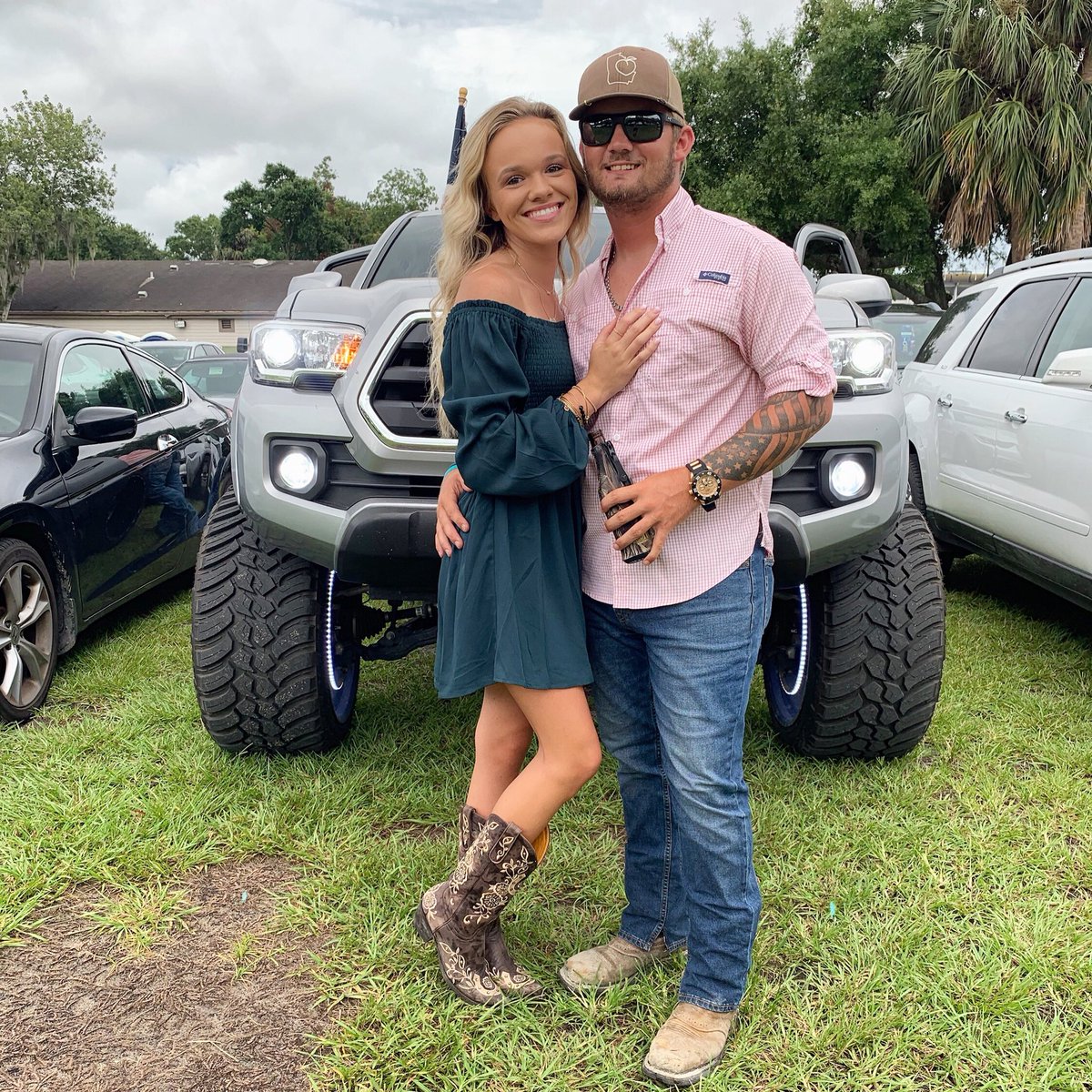 Nash_904's tweet photo. You make my speakers go BOOM-BOOM ♥️ #LukeBryanConcert https://t.co/aqlrCOD5kG