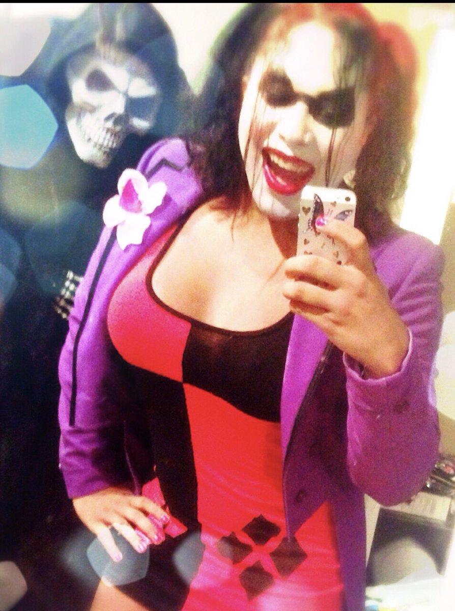 NylaRoseBeast's tweet photo. Gotta dress your best cause tonight is #SOOPAMANIA at the #gatheringofthejuggalos #gotj #mfcl @icp https://t.co/9skUFymC6D