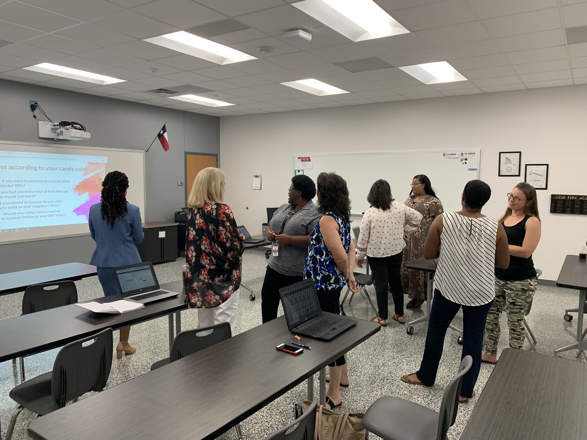 HayesStephen13's tweet image. Teachers learning how to leverage Canvas for the Acquire Phase of the Active Learning Cycle with leveled resources and formative learning checks! #icanvas19 #arlingtech #AISDlearning