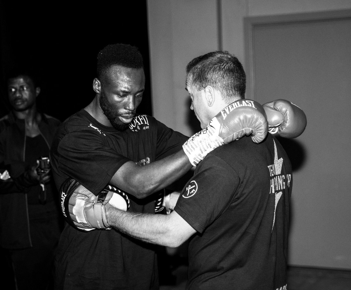 MatchroomBoxing's tweet photo. 🎓 @PesterSuperstar and @MarkTibbsBoxing embrace... War is coming #JDNXTGEN #CullenHardingJr https://t.co/KpKsPo6mlX