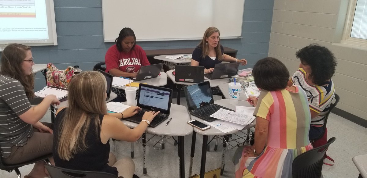 andreacj11's tweet photo. Fabulous K-2 teachers planning their for their first weeks of school.
@AlfordOnTheGo @DoveMicki @AikenPublicSch https://t.co/tHuUfJAgUW