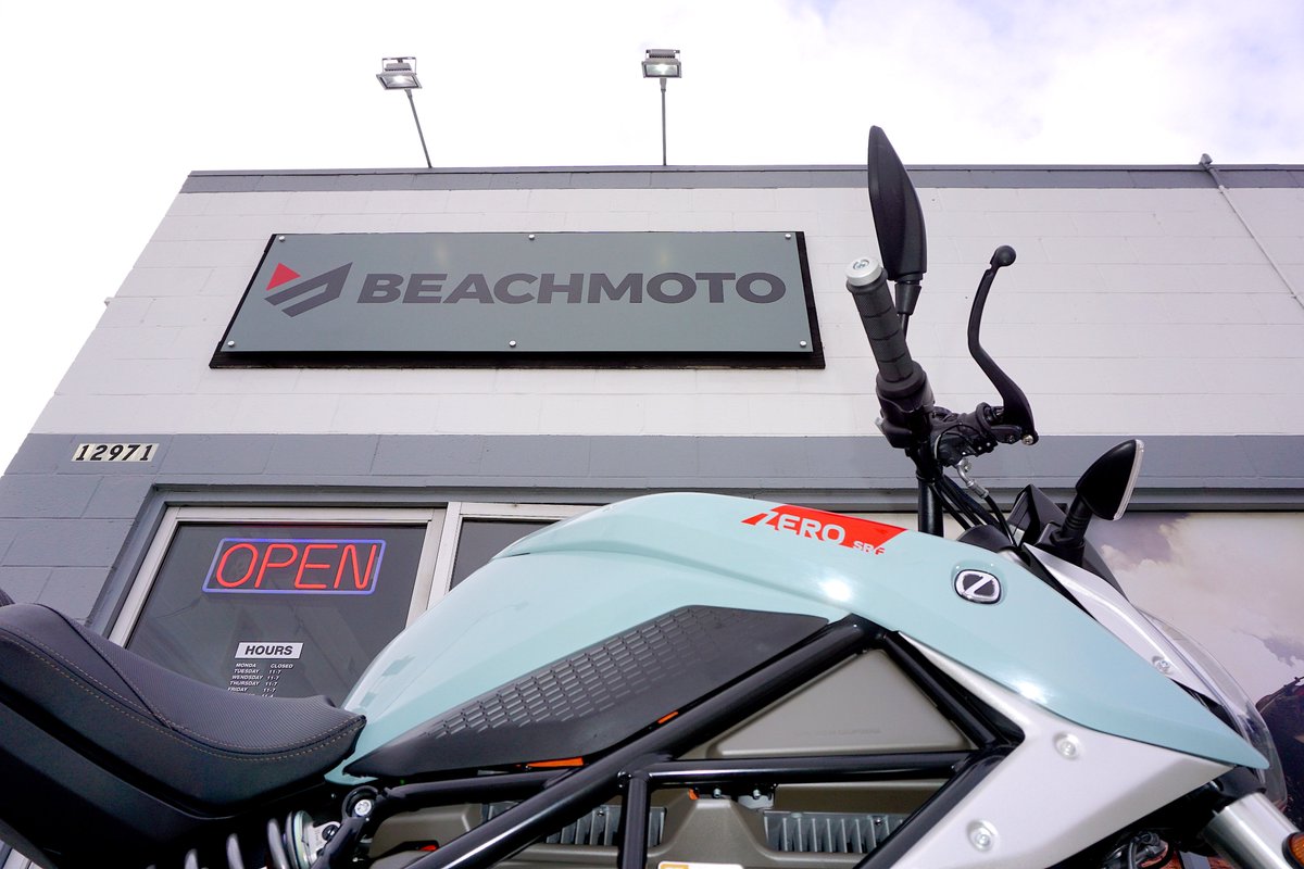 HWoodElectrics's tweet photo. Join #HollywoodElectrics TOMORROW at @BeachMotoLA, 10-4PM for #ZeroSRF #ZeroMotorcycles Test-Rides & #BeachMoto #Motorcycle Gear SALE (up to 50%)!
MeetUp with #MotorRev Suspension Tuning, @Alpinestars TechAir Demos, @Champ_School Seminar, @IMotorbikes, & Food/Drinks from @REVIT! https://t.co/rhSy2inhom