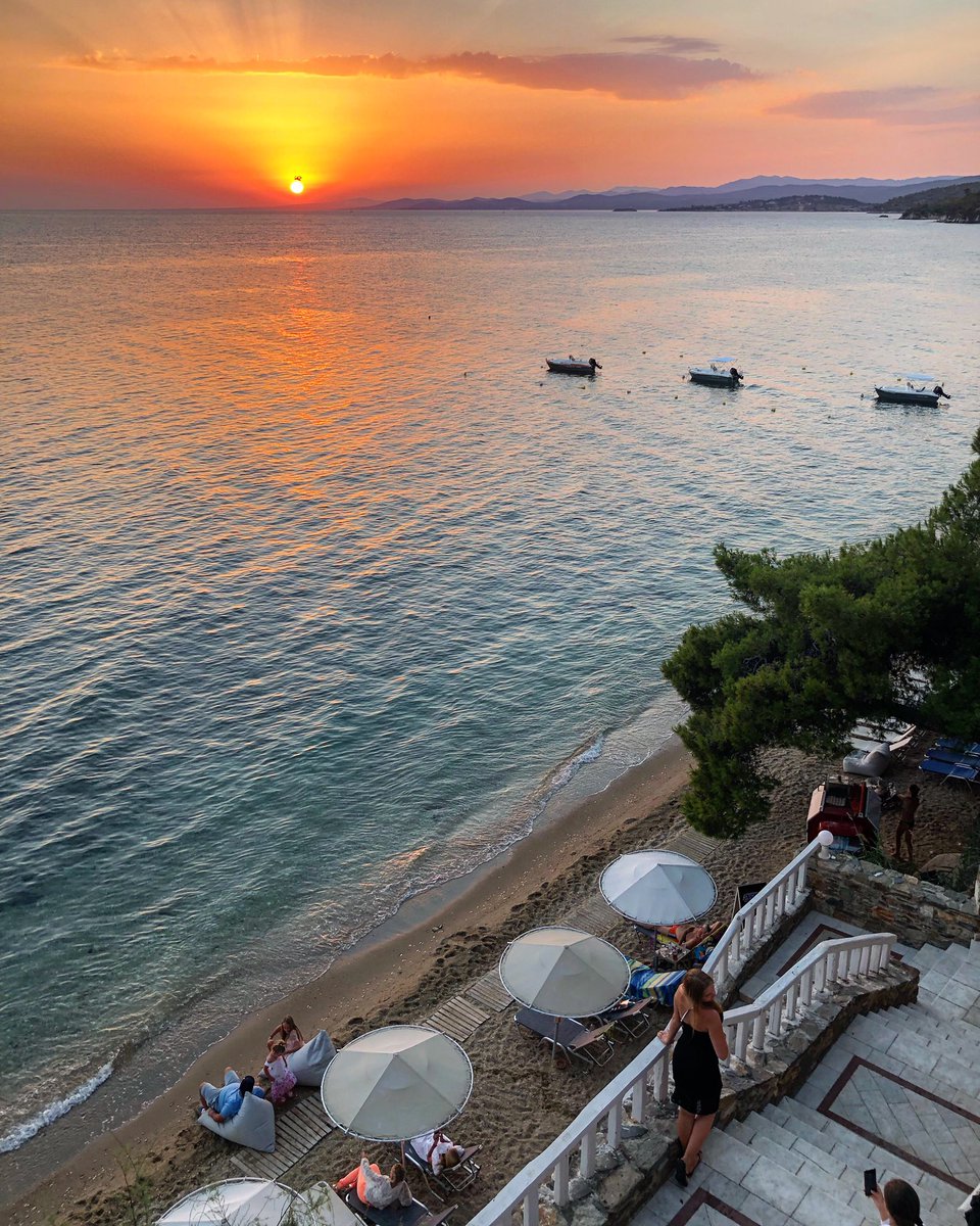 Τα λόγια είναι περιττά!
#halkidiki #chalkidiki #calcidica #sithonia #sunset #coloursofgreece #picoftheday #myhalkidiki #likehalkidikinowhere #verymacedonia #summer #summer2019 #visitgreece