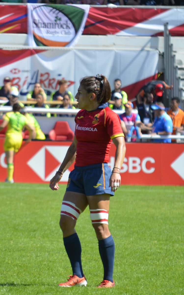 crcpozuelorugby's tweet photo. Continuamos fortaleciendo el staff técnico, damos la bienvenida a María Casado @mcasado3.
Dirigirá la escuela y entrenará al equipo femenino. Internacional de XV y 7, ganadora de un diploma olímpico, formará junto a Panocha y @Miki_CRC un gran equipo. https://t.co/MFuXnFLeLx https://t.co/sklOs8tzVr
