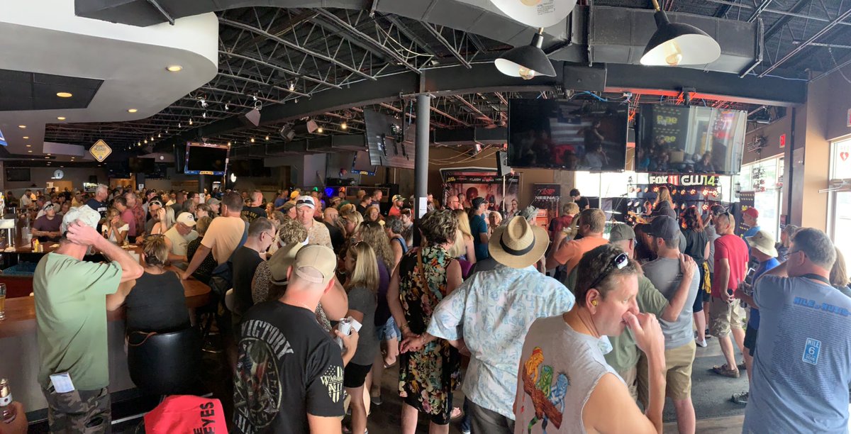 The Bar on her avenue is jammed for @TheHawkeyes first set of @MileOfMusicFest 2019. #appleton #rocknroll