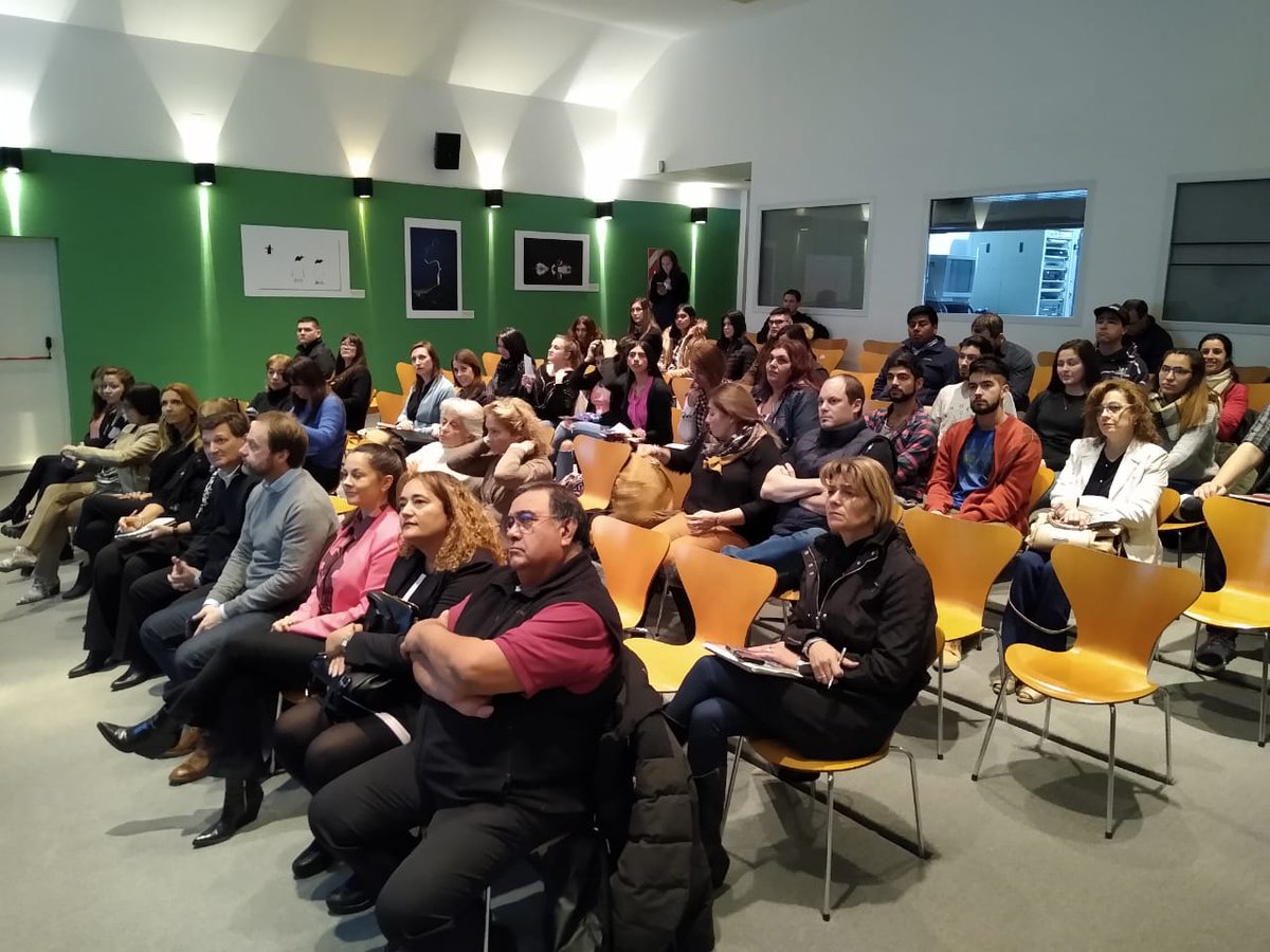 munimadryn's tweet photo. #Madryn | #Ahora se lleva a cabo en el Ecocentro el curso sobre #TurismoGastronómico para agencias de viajes y prestadores en el marco de una nueva edición de #MadrynAlPlato 🌮🥘🥗
#LaMásLinda #Chubut https://t.co/Isi0gh3in7