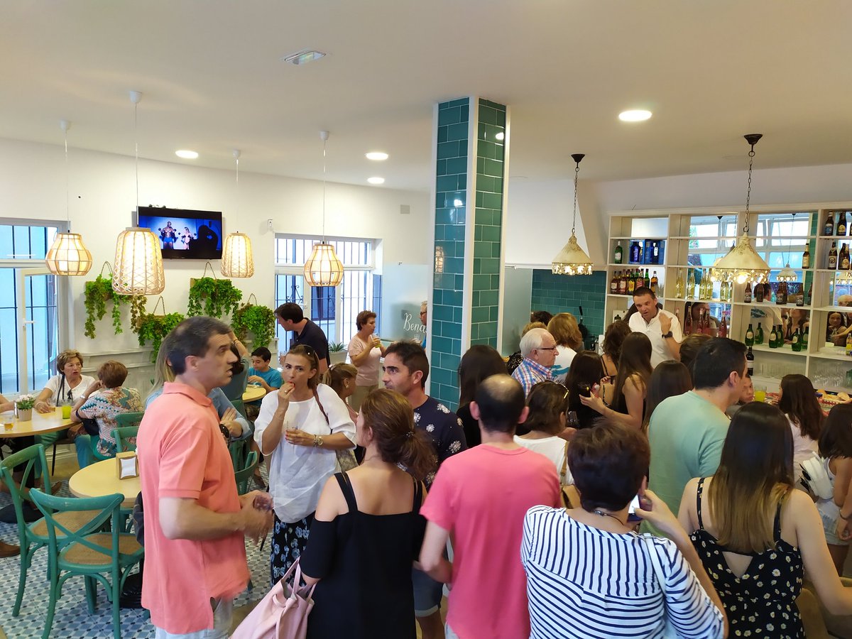 a_sanro's tweet photo. Inauguración #benditocafe  en #elespinar  a cargo de @wwwgolfdesignes 
#buenasuerte https://t.co/uKpHEoEuZu