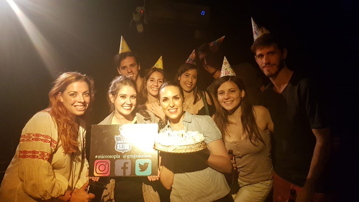 GrupoKelton's tweet photo. Primera noche del reestreno de #microsopla en @microteatrobcn. Con Helena García, @Beti__ y @SabinaFarres.

#elisabetmartinezdearenzana #grupokelton #helenagarcia #microsopla #microteatrebarcelona #sabinafarres Más información en: https://t.co/LYlKQWcvQG https://t.co/RBaol4GWW6