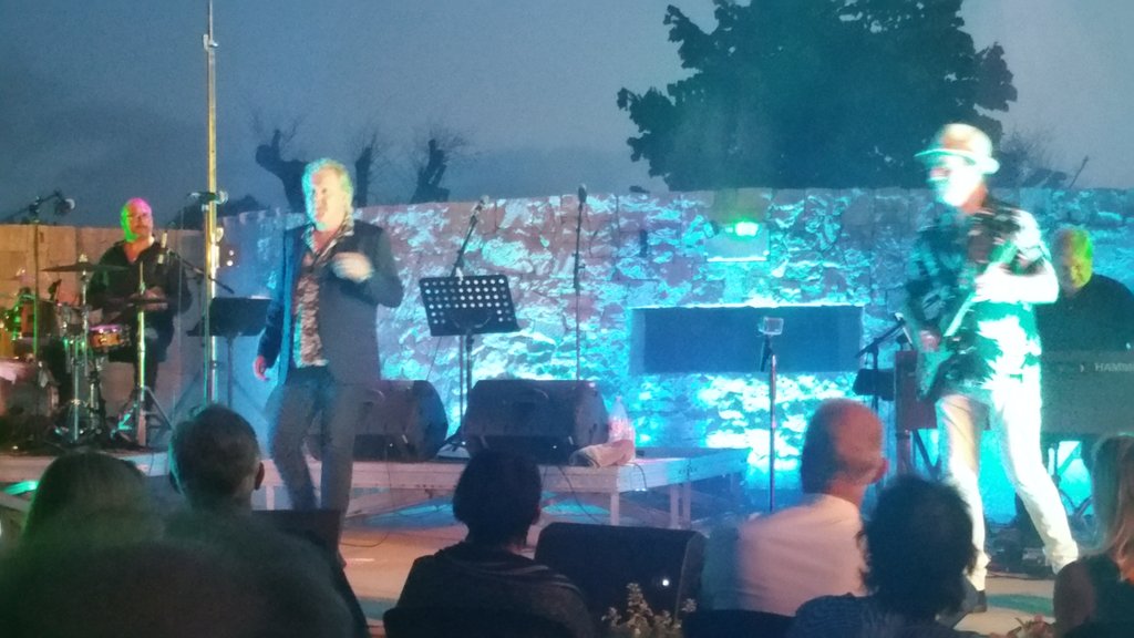 Rocking bluesing moving with Paul Cox blues bande <a href="/JazzUp06/">JazzUp06</a> tonight! #opio #oliviers