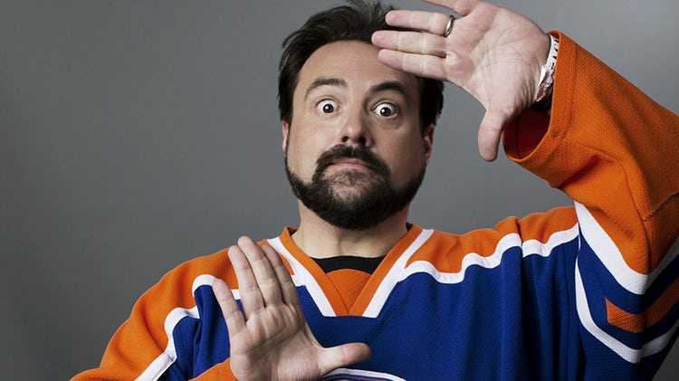 Happy 49th birthday to Silent Bob himself, Kevin Smith, director of TUSK, RED STATE, YOGA HOSERS, and more. 